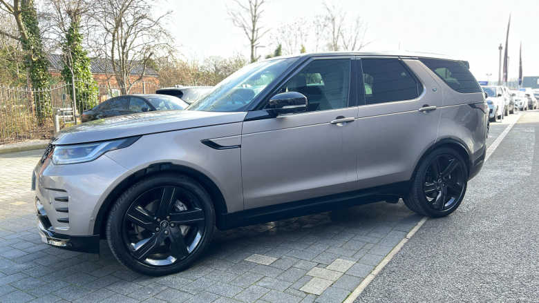 Land Rover Discovery 3.0 D300 R-Dynamic HSE 5dr Auto Diesel Station Wagon